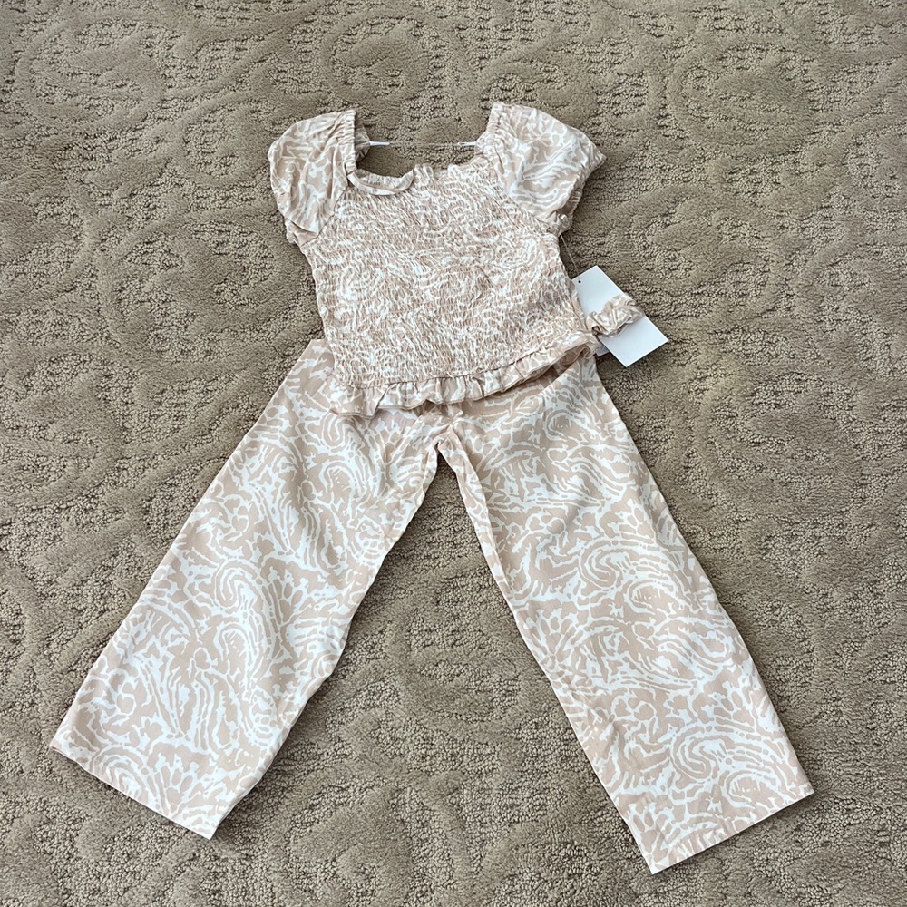 NWT Lucky Penny Cream and Tan Print Set Size 6 w/matching scrunchie